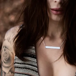 Halsband gravyr ingår