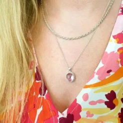 Halsband med oval rosa sten