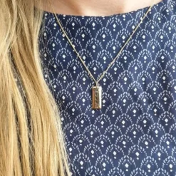 Kulla mellan 18 karat