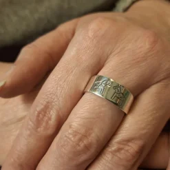 Silverring med dalahästar